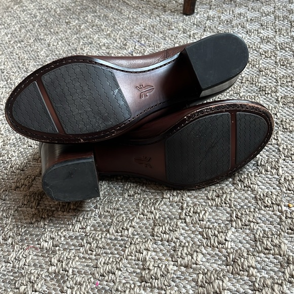 FRYE Stella Short Chelsea Boot, Dark Brown - Size 7 - Picture 3 of 7
